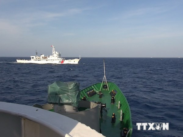 Tàu Trung Quốc bám đuổi, ngăn cản tàu Cảnh sát biển Việt Nam ảnh 1
