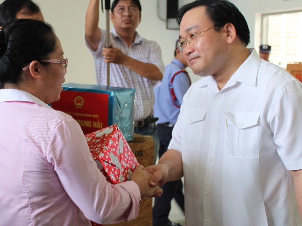 Phó Thủ tướng thăm Công ty xử lý chất thải rắn Việt Nam ảnh 2