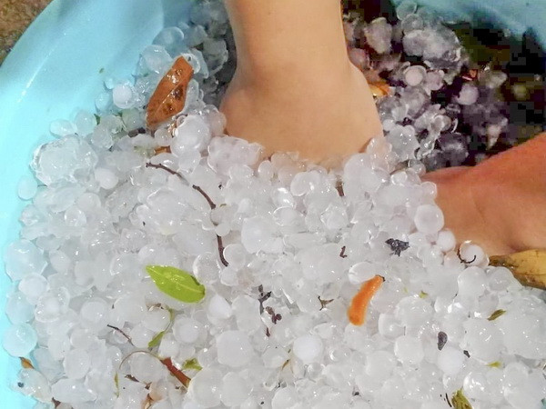 Các khu vực đều có mưa dông, đề phòng khả năng xảy ra lốc sét, mưa đá ảnh 1