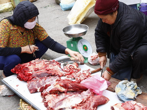 Hà Nội kiểm tra và xử lý nghiêm tình trạng làm “thịt bò giả” ảnh 1
