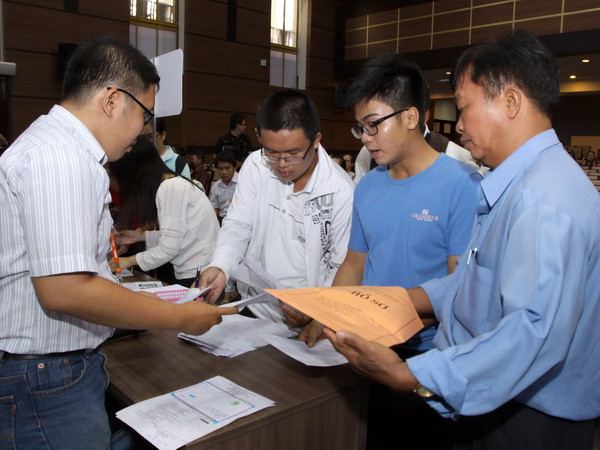 Một số trường đại học ở TP.HCM tiếp tục xét tuyển bổ sung đợt 2 ảnh 1