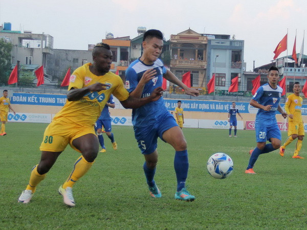 Than Quảng Ninh mất cơ hội bứt phá vì sai lầm của thủ môn ảnh 1