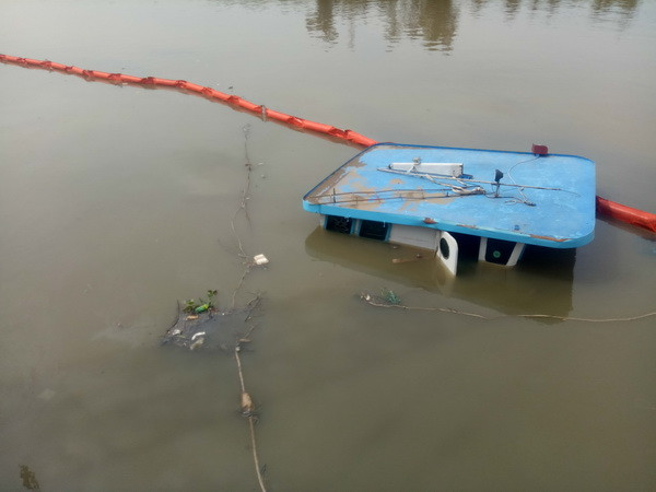 Hải Phòng: Chìm sà lan trong đêm, một thuyền viên thiệt mạng ảnh 1