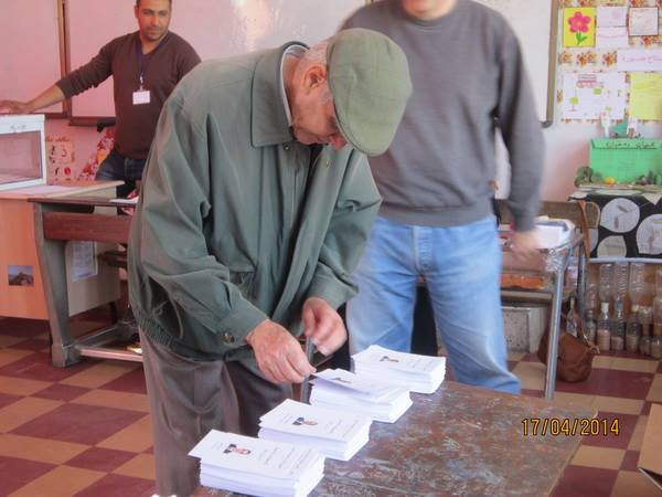 23 triệu cử tri tại Algieria tham gia bầu cử tổng thống ảnh 1