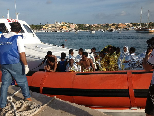 Mexico phá đường dây buôn người, cứu hơn 40 người nhập cư ảnh 1