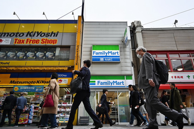 Trên một đường phố ở Tokyo, Nhật Bản, ngày 17/4/2019. (Ảnh: AFP/TTXVN) Chính phủ Nhật Bản đánh giá tiêu cực nhất về nền kinh tế kể từ 2009 ảnh 1