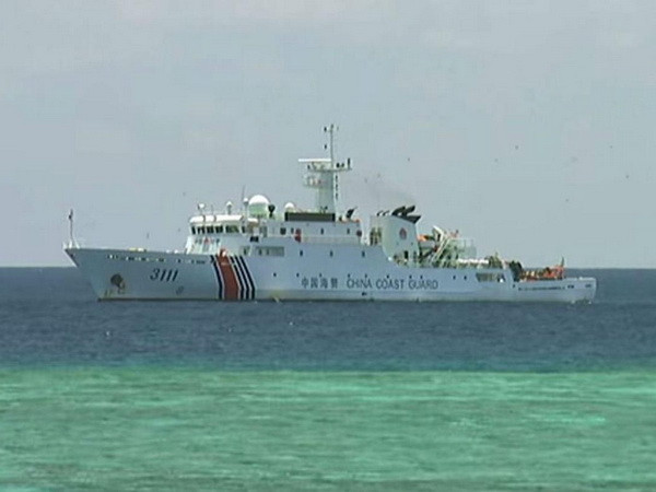 Malaysia tiếp tục giám sát tàu hải cảnh Trung Quốc ở bãi cạn Luconia ảnh 1
