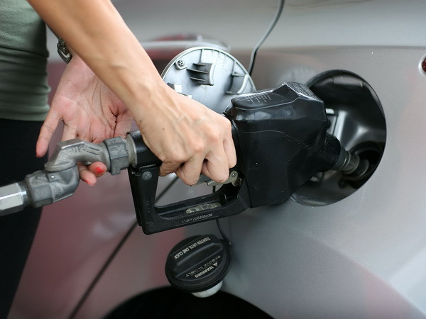 Bộ trưởng Dầu mỏ Saudi Arabia: Giá dầu phải do thị trường quyết ảnh 1