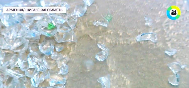 Tranh cãi xung quanh người phụ nữ khóc ra 'nước mắt pha lê' ảnh 2