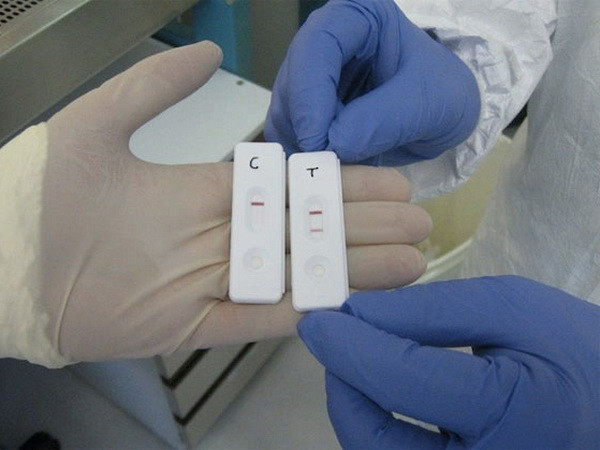 Thiết bị Ebola eZYSCREEN, (Nguồn: science-et-vie) Triển khai thử nghiệm thiết bị phát hiện Ebola trong 15 phút ảnh 1