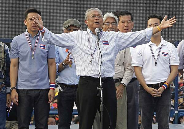 Tư lệnh quân đội Thái Lan lại đồng ý gặp thủ lĩnh phe biểu tình ảnh 1