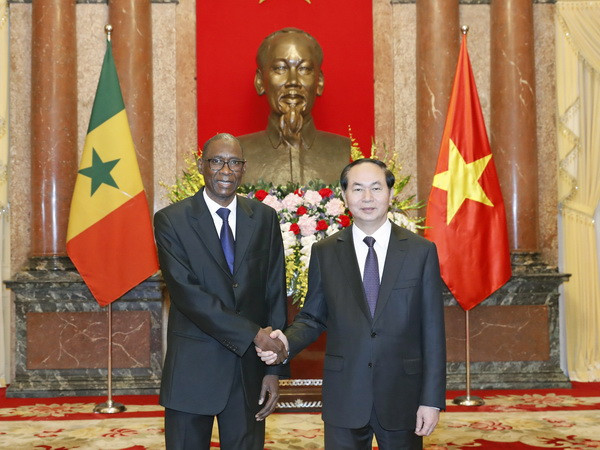 Chủ tịch nước Trần Đại Quang tiếp các Đại sứ trình Quốc thư ảnh 5