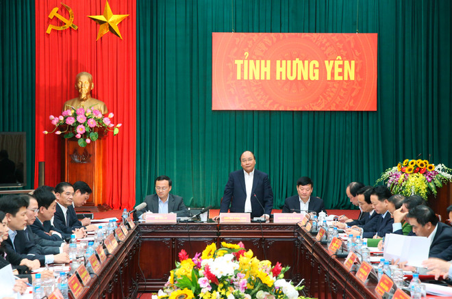 Thủ tướng Nguyễn Xuân Phúc phát biểu tại buổi làm việc. (Ảnh: Thống Nhất/TTXVN) Thủ tướng: Hưng Yên phấn đấu tăng gấp 5 lượng khách du lịch đến 2020 ảnh 1