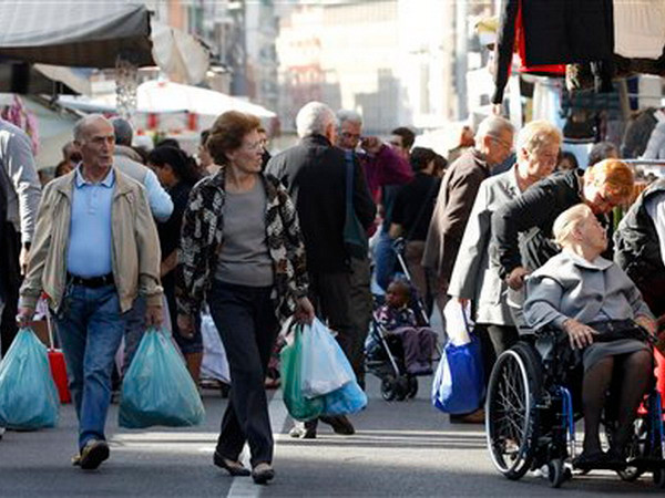 Dân số tự nhiên tại Italy suy giảm đáng kể trong năm ngoái ảnh 1