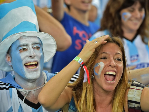 Cơn sốt World Cup làm gia tăng xu hướng ly dị ở UAE ảnh 1