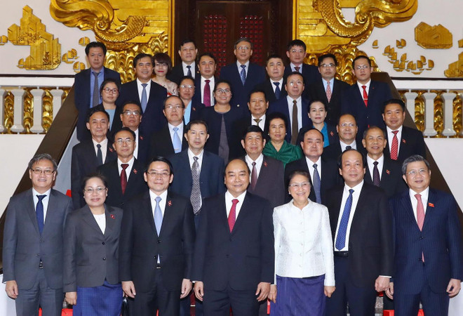 Thủ tướng Nguyễn Xuân Phúc tiếp Chủ tịch Quốc hội Lào ảnh 1