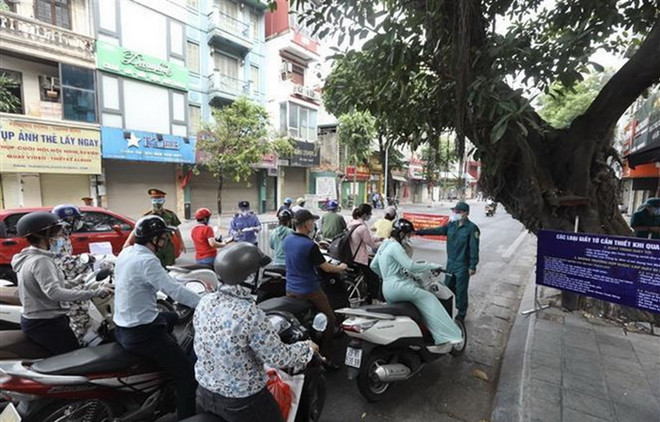 Từ 10/8, Hà Nội tăng kiểm tra, xử lý các trường hợp không đủ giấy tờ ảnh 1