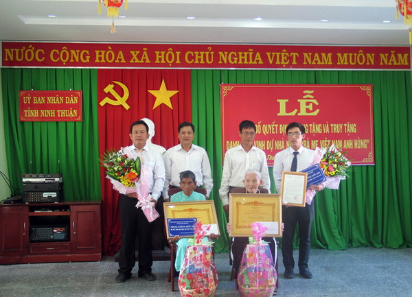 Ninh Thuận phong, truy tặng danh hiệu Bà mẹ Việt Nam Anh hùng ảnh 1