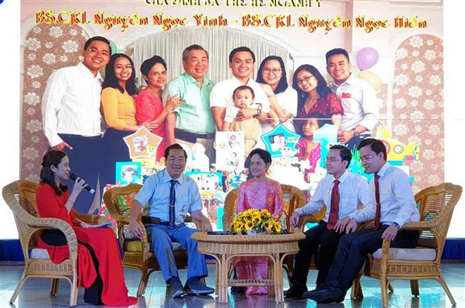 Lan tỏa tình yêu nghề từ gia đình có ba thế hệ theo ngành y ảnh 2