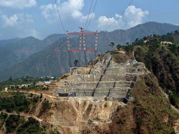 Ấn Độ xây cầu đường sắt cao nhất thế giới trên núi Himalaya ảnh 1