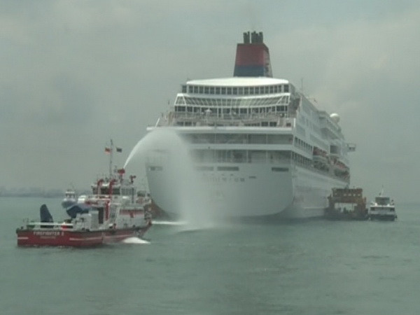 1.000 nhân viên Singapore diễn tập cứu hộ khẩn cấp trên biển ảnh 1