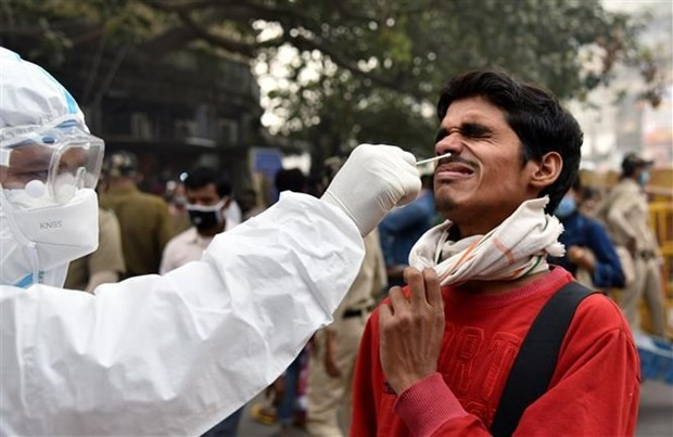 Dịch COVID-19: Ấn Độ ghi nhận hơn 200.000 ca mắc mới ảnh 1