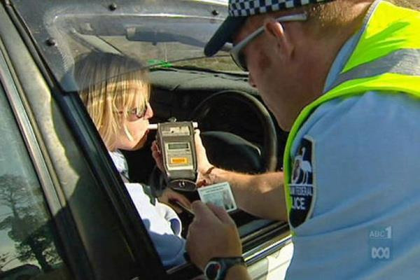 Australia chính thức áp dụng phạt nặng lái xe uống rượu ảnh 1