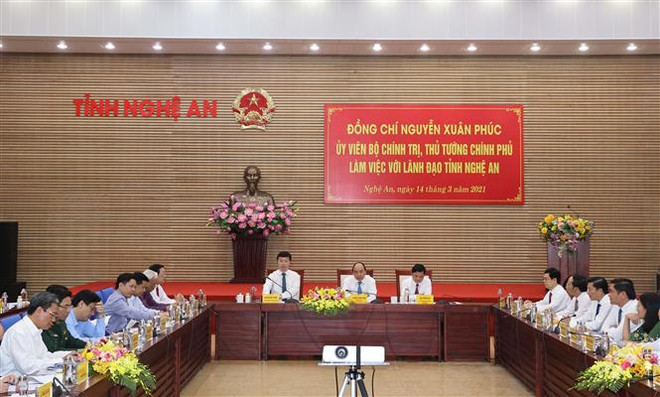 Thủ tướng Nguyễn Xuân Phúc thăm và làm việc tại tỉnh Nghệ An ảnh 2