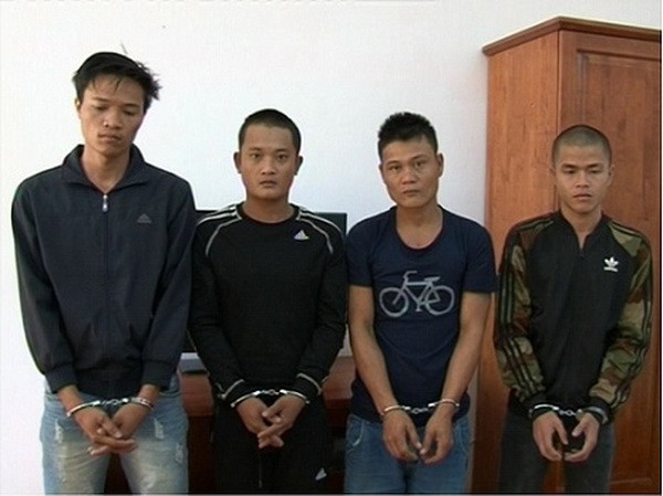 Bốn đối tượng có hành vi che giấu tội phạm của Trần Trung Hùng. (Nguồn: congankontum.gov.vn) Kon Tum: Bắt đối tượng bắn chiến sỹ công an trọng thương ảnh 2