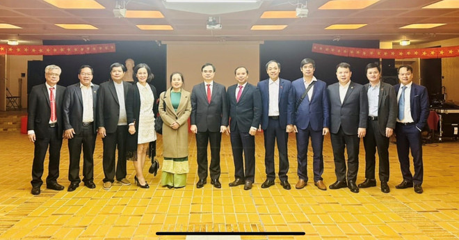 Đoàn Học viện Chính trị Quốc gia Hồ Chí Minh thăm và làm việc tại Pháp ảnh 3