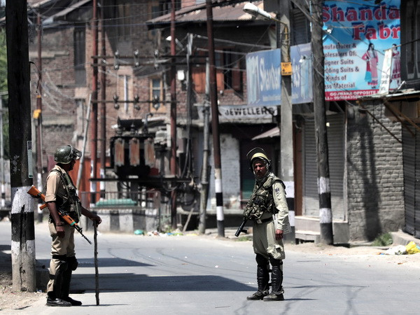 Pakistan triệu đại diện ngoại giao Ấn Độ phản đối vụ đụng độ ở LoC ảnh 1