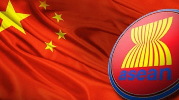 Ngoại trưởng Malaysia: ASEAN sắp thảo luận với Trung Quốc về COC ảnh 1