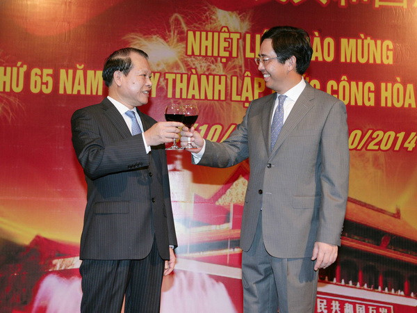 Chiêu đãi trọng thể kỷ niệm 65 năm Quốc khánh Trung Quốc ảnh 1