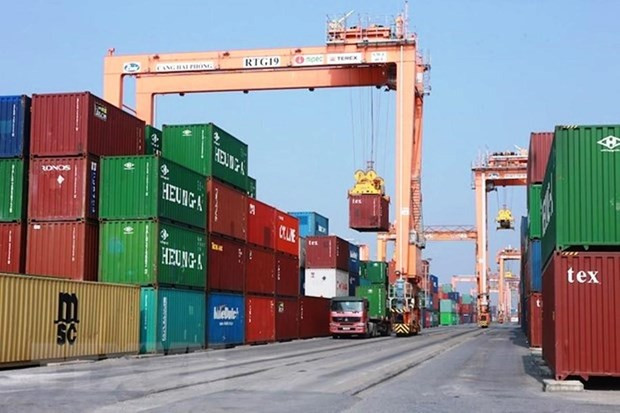 Container phế liệu nhựa nhập khẩu tồn dư trên 90 ngày. (Ảnh minh họa. Nguồn: TTXVN) Tăng cường phối hợp liên ngành quản lý nhập khẩu phế liệu ảnh 1