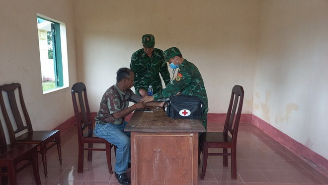 Đắk Lắk: Hỗ trợ chăm sóc một sỹ quan bảo vệ biên giới của Campuchia ảnh 1