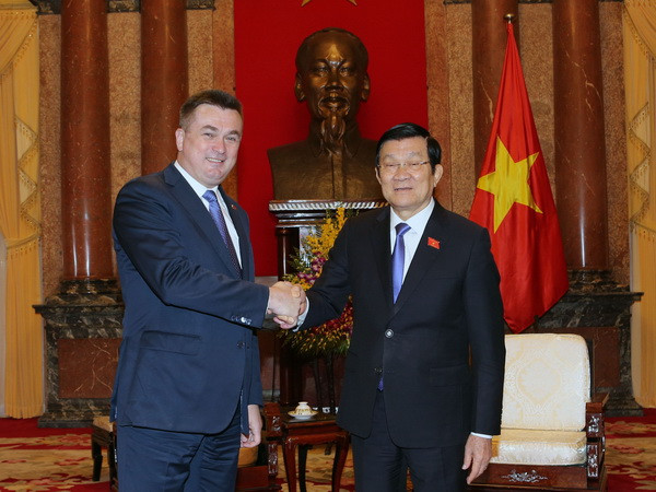 Chủ tịch nước Trương Tấn Sang tiếp Thống đốc tỉnh Primorie của Nga ảnh 1