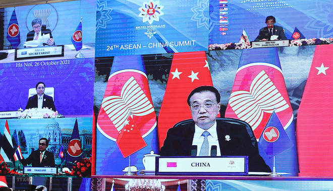 Thủ tướng Trung Quốc Lý Khắc Cường phát biểu tại Hội nghị cấp cao ASEAN-Trung Quốc lần thứ 24. (Ảnh: Dương Giang/TTXVN) Góc nhìn khác về Tầm nhìn Ấn Độ Dương-Thái Bình Dương của ASEAN? ảnh 1