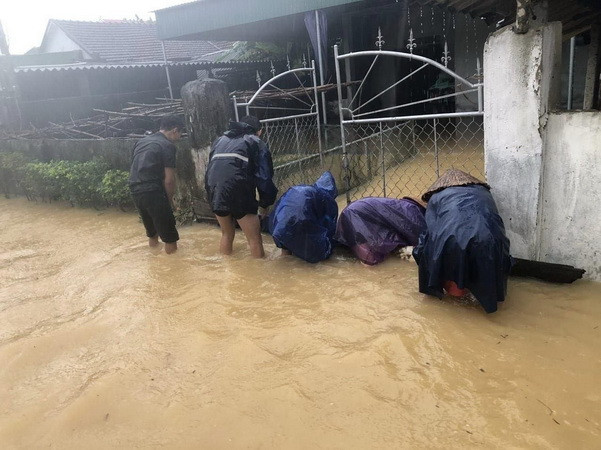 Xuất cấp hóa chất khử khuẩn hỗ trợ 2 tỉnh Hà Tĩnh và Hòa Bình ảnh 1