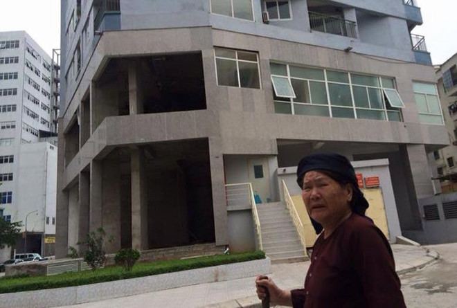 Mải chơi đùa, bé trai rơi từ tầng 22 chung cư xuống chết thảm ảnh 1