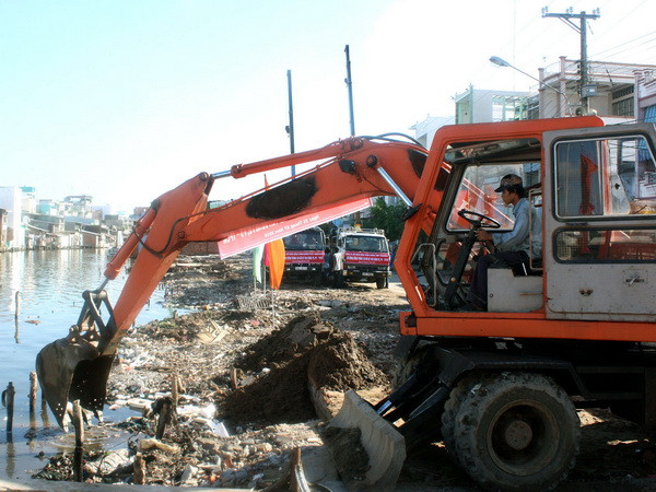 1.000 tỷ đồng giải phóng mặt bằng thi công kè hai bờ sông Cà Mau ảnh 1