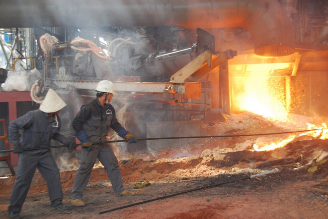 [Photo] Nhà máy gang thép lớn nhất Tây Bắc cho mẻ gang đầu ảnh 1