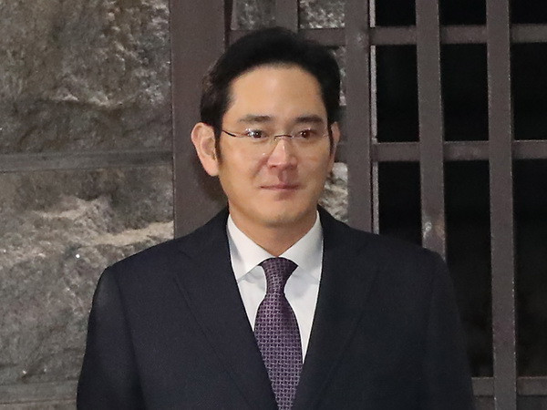 Tổ công tố độc lập tiếp tục hướng điều tra vào tập đoàn Samsung ảnh 1