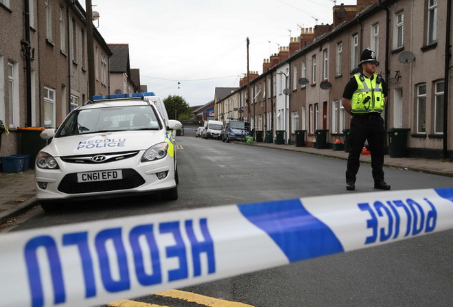 Cảnh sát Anh tiếp tục bắt nghi can vụ tấn công ga tàu điện ngầm ảnh 1