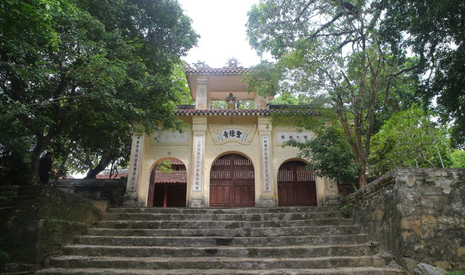 Đến tỉnh Thừa Thiên-Huế thăm chùa cổ Thánh Duyên ảnh 1