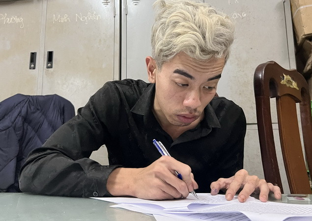 Đối tượng dùng dao sát hại bạn gái ở Vương Thừa Vũ đã ra đầu thú ảnh 1