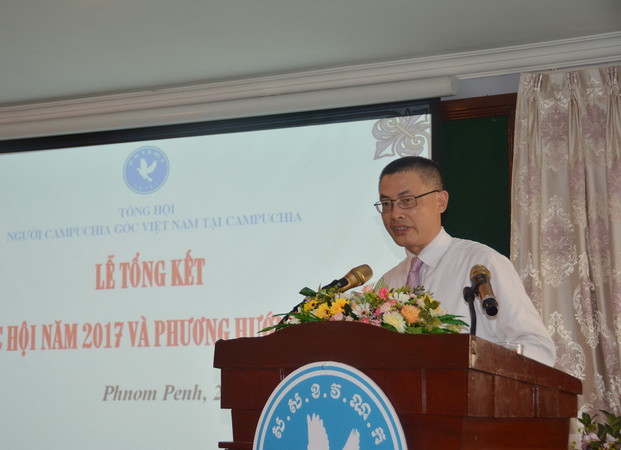 Đại sứ Việt Nam tại Campuchia Vũ Quang Minh phát biểu tại buổi lễ. Ảnh: Hưng Đa/TTXVN) Củng cố và tăng cường tình hữu nghị gắn bó Việt Nam-Campuchia ảnh 1
