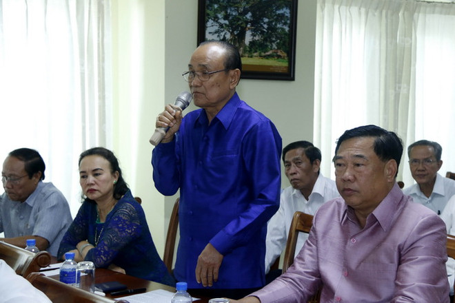 Chủ tịch hội người Việt Nam tại tỉnh Khammuan (Trung Lào) phát biểu tại Hội nghị. (Ảnh: Phạm Kiên/TTXVN) Người Việt ở Lào quyết tâm xây dựng cộng đồng đoàn kết, vững mạnh ảnh 2