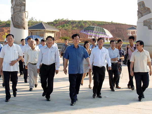 Thủ tướng dự Lễ hợp long cầu Cửa Đại bắc qua sông Thu Bồn ảnh 1