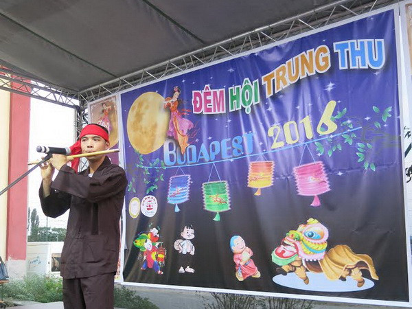 Tưng bừng lễ hội Trung Thu của cộng đồng người Việt tại Hungary ảnh 1