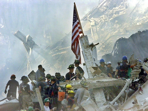 Nước Mỹ đánh dấu 15 năm sau vụ khủng bố kinh hoàng 11/9 ảnh 1
